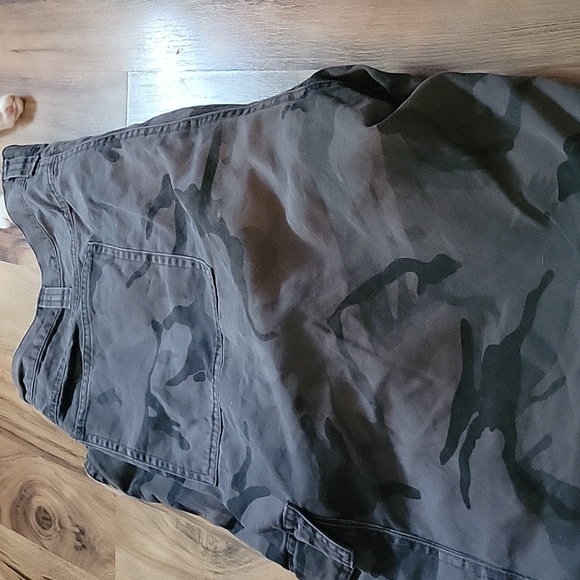 Mens camo shorts - Picture 2 of 4